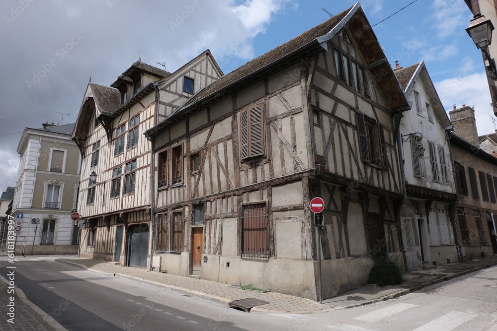 Half-timbered houses. Constructions that have crossed the ages and a few are still remaining today, as witnesses of the past.
Shot in France, in many different medieval cities: Rouen, Troyes, Provins.