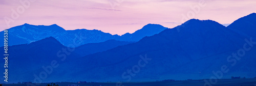 Tableau sur toile Blue Hour Sunrise, Bozeman Montana