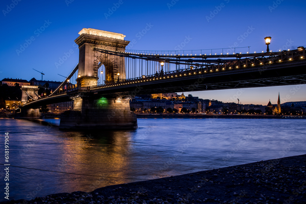 chain bridge city Budapest