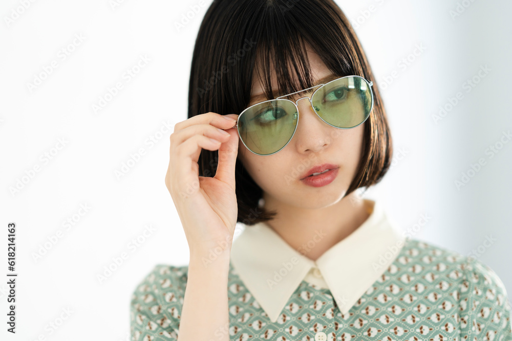 サングラスをした女性 サングラスをした女性