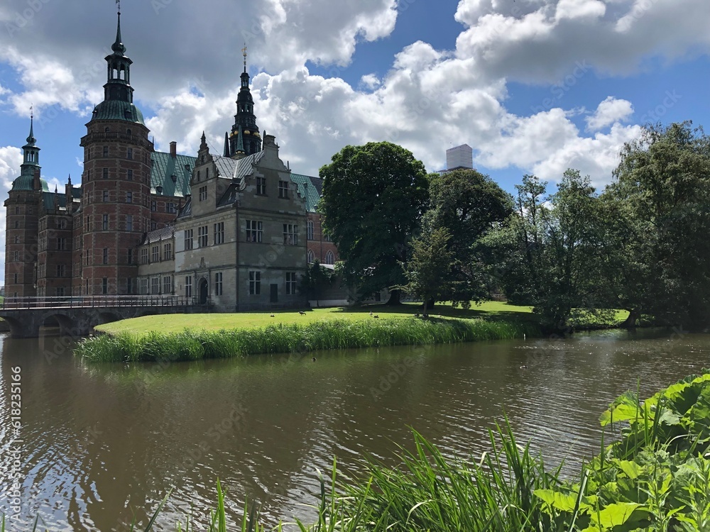 Obraz premium castle on the lake