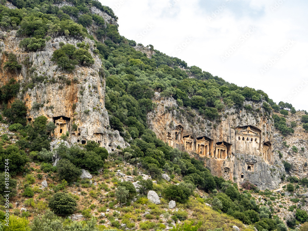 Antike Stadt Kaunos, Die Felsengräber bei Dalyan