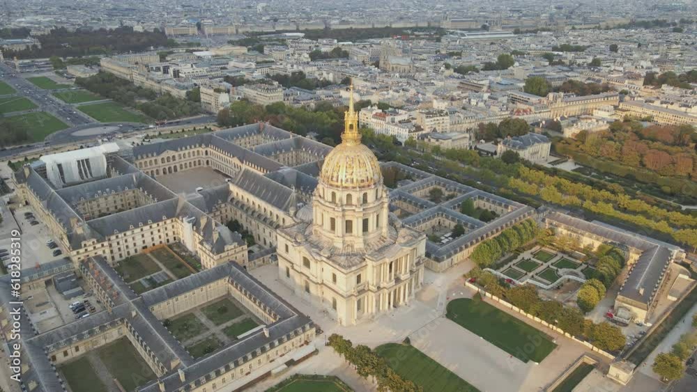 Aerial parallax of the Hotel des Invalides in Paris