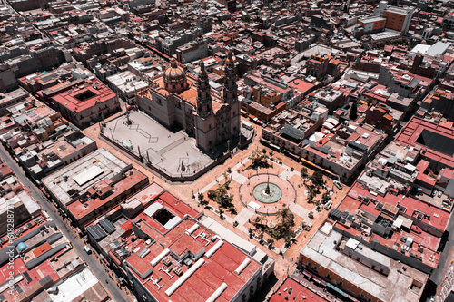 Fototapeta Naklejka Na Ścianę i Meble -  Plaza y Catedral de San Juan de los Lagos 