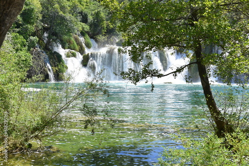 Wodospad Skradinski Buk, Park Krka, Chorwacja, atrakcja turystyczna, kaskady, zieleń, przyroda, 