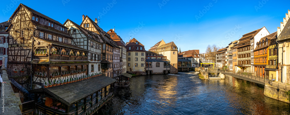Traditionelle Fachwerkhäuser im Grachtenviertel La Petite France in Straßburg, UNESCO-Welterbe, Elsass, Frankreich