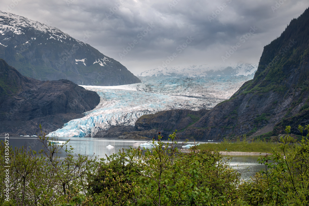 Mendenhall Glacier (Sít) near Juneau, Tongass National Forest, southeast Alaska, USA.