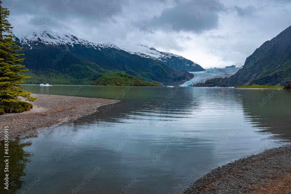 Mendenhall Glacier (Sít) near Juneau, Tongass National Forest, southeast Alaska, USA.