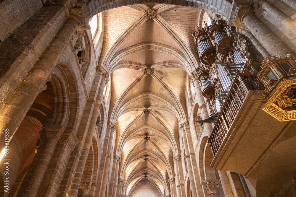 Basílica de San Vicente en la ciudad de Ávila, Castilla y León, España.