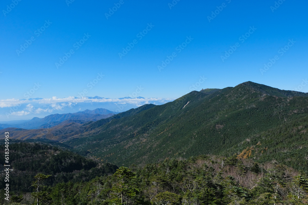 山梨県の絶景トレイル。日本の雄大な自然。金峰山 山梨県の絶景トレイル。日本の雄大な自然。金峰山
