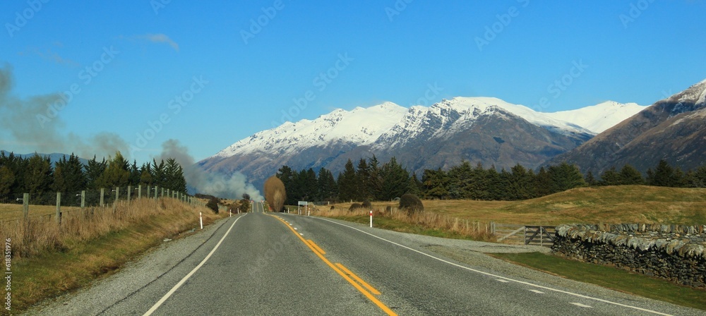 Breathtaking winter landscape during roadtrip from Queentown to Te Anau, New Zealand.