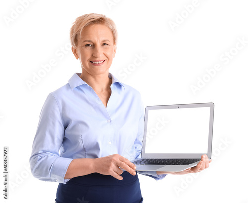 Mature businesswoman with l...
