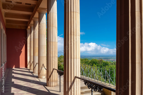 Säulengang der historischen Villa Ludwigshöhe in Edenkoben. Region Pfalz im Bundesland Rheinland-Pfalz in Deutschland