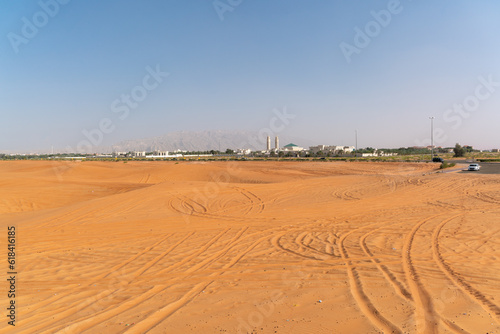Fototapeta Naklejka Na Ścianę i Meble -  Desert sands outside of Al Ain in Abu Dhabi (UAE)