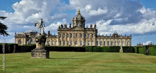 Canvas Print Picturesque view of Castle Howard in England.