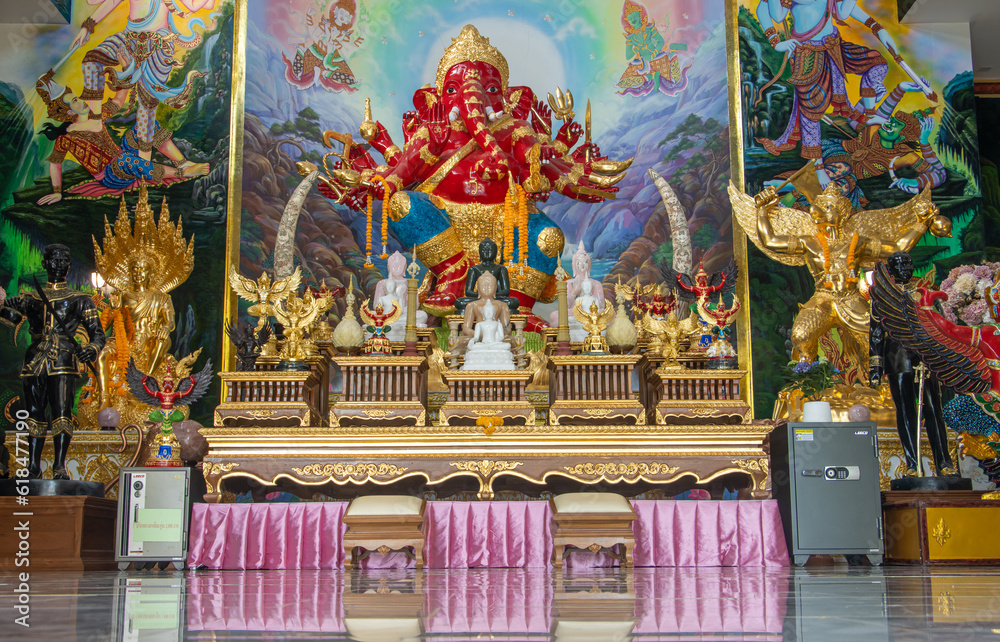 Obraz premium The altar with Lord Ganesha at Buddhist temple, Thailand