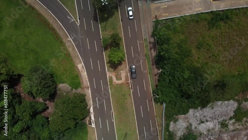 Imagem de Drone de carros andando pelas ruas de Mato Grosso do Sul
