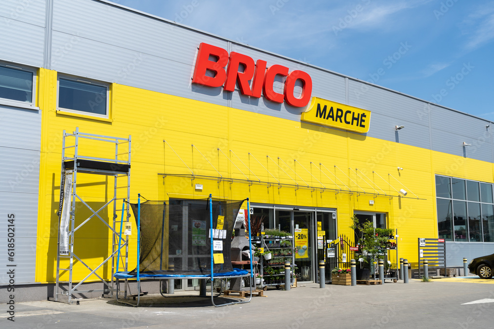 Bricomarché DIY store with logo sign. French retail company Bricomarche.  Home improvement, building materials, gardening shop. Les Mousquetaires  Group on June 3, 2023 in Krzeszowice, Poland. Stock Photo | Adobe Stock