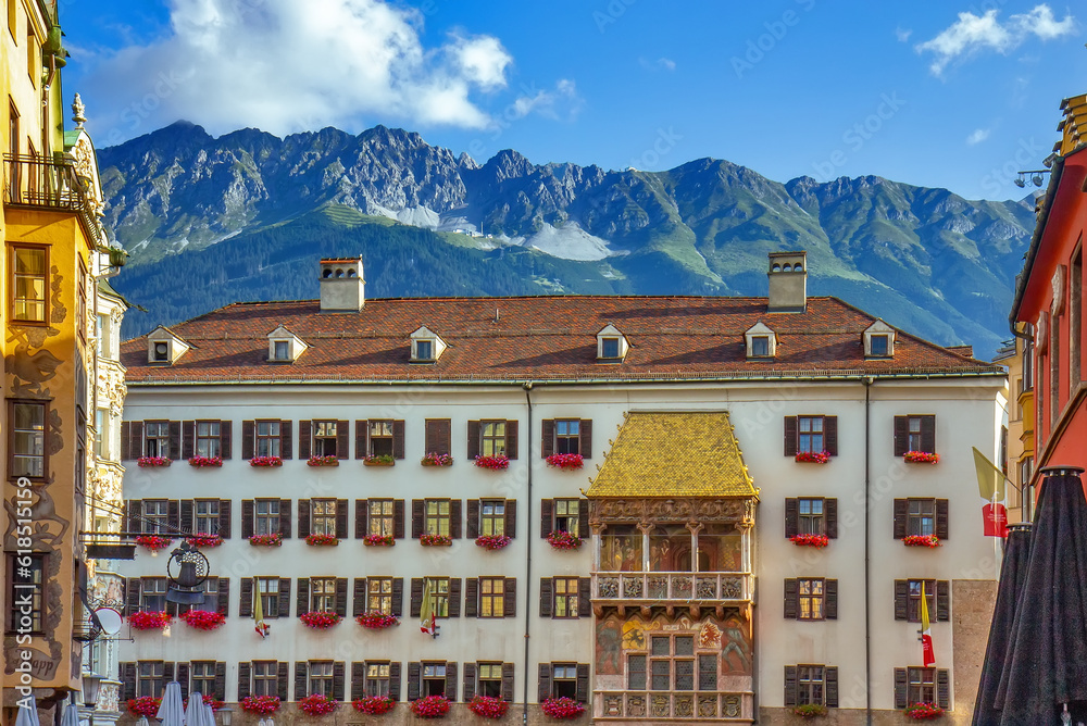 Φωτογραφία View of the famous golden roof in Innsbruck
