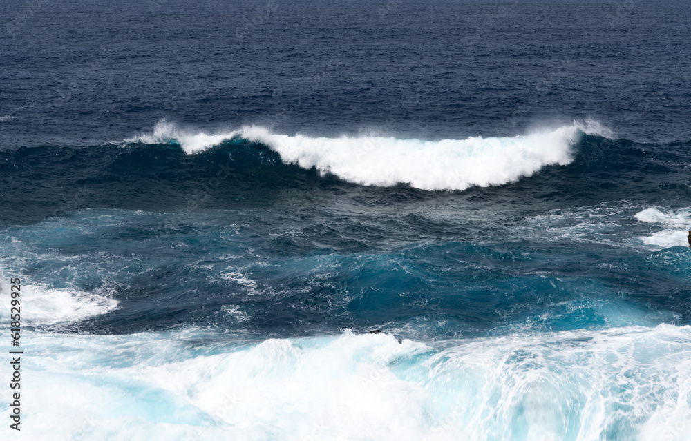 seascape waves on rocks in the ocean seascape waves on rocks in the ocean