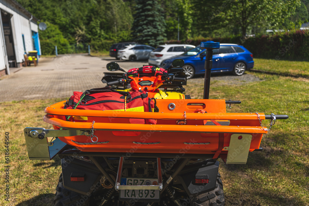 Ein Quad mit Ausrüstung für Notfalleinsätze...Es dient der Rettung von Personen aus schwierigem Gelände...31.05.2023 Ein Quad mit Ausrüstung für Notfalleinsätze...Es dient der Rettung von Personen aus schwierigem Gelände...31.05.2023