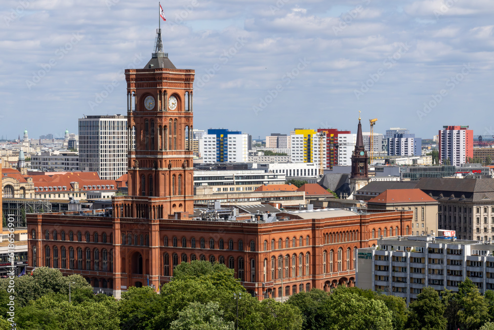 Obraz premium Rotes Rathaus Berlin