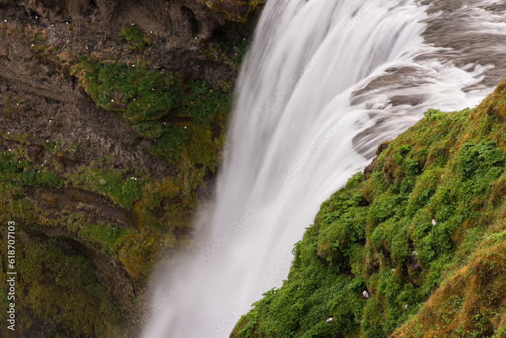 Obraz premium Looking Into the Waterfall Abyss.