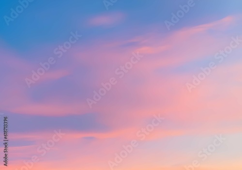 ドラマチックで美しい夕日のカラフルな雲と空 Fototapet