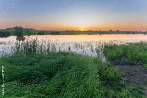 Fototapeta Naklejka Na Ścianę i Meble -  August silent morning on the lake 