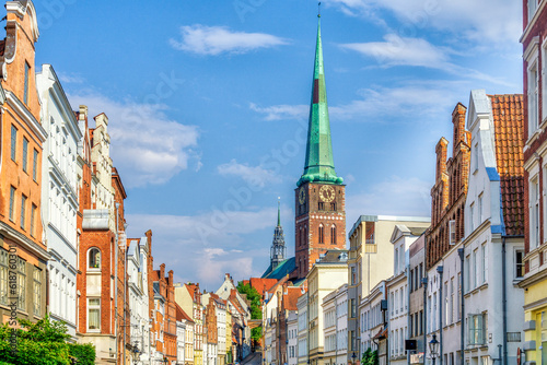 Lübeck: über die Engelsgrube zur Jakobikirche photo
