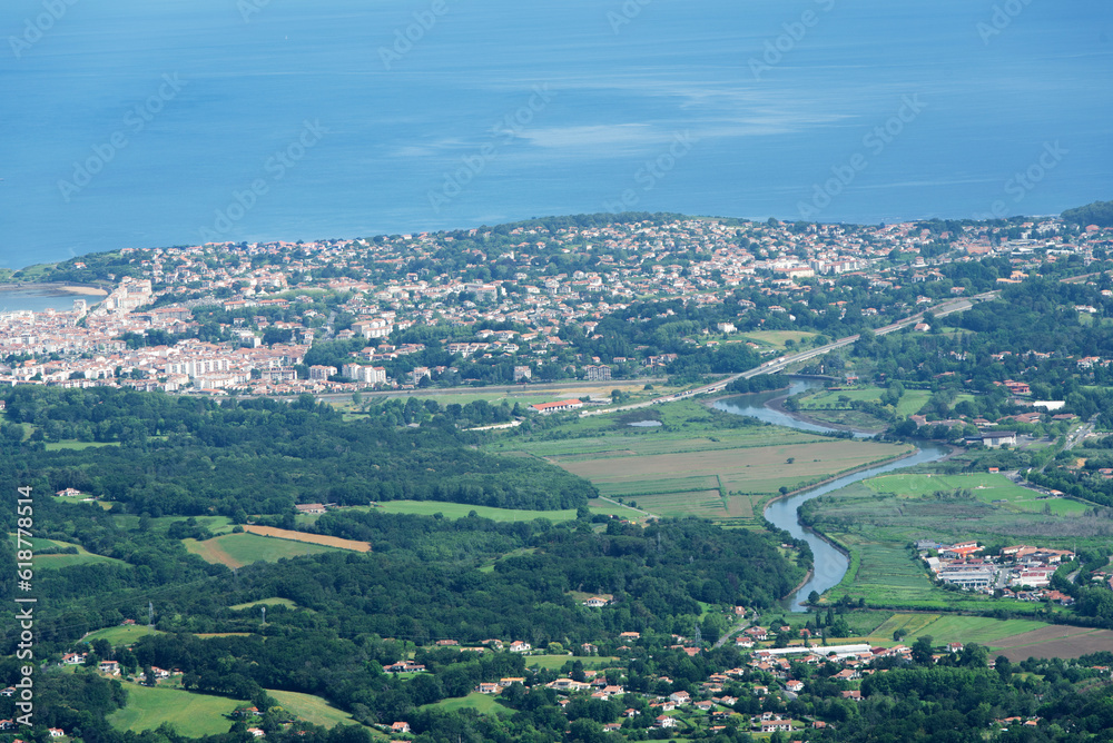 Panorama de Saint-Jean-de-Luz Nord depuis la montagne de la Rhune, France