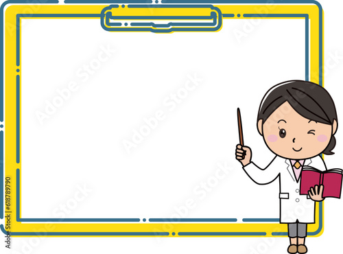 大きなクリップボードフレームの前で指し棒を持って説明する白衣の女性