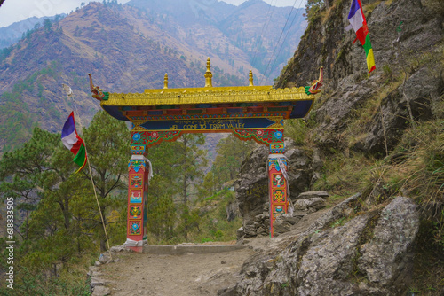 Fotografie TSUM valley Monasetry welcome gate Gorkha Nepal
