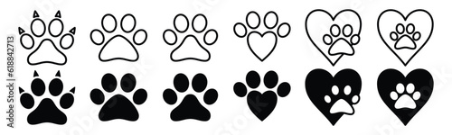 Paw icons set in line and flat style. Paw print, animals, pets symbol. Love pet icon. Vector illustration