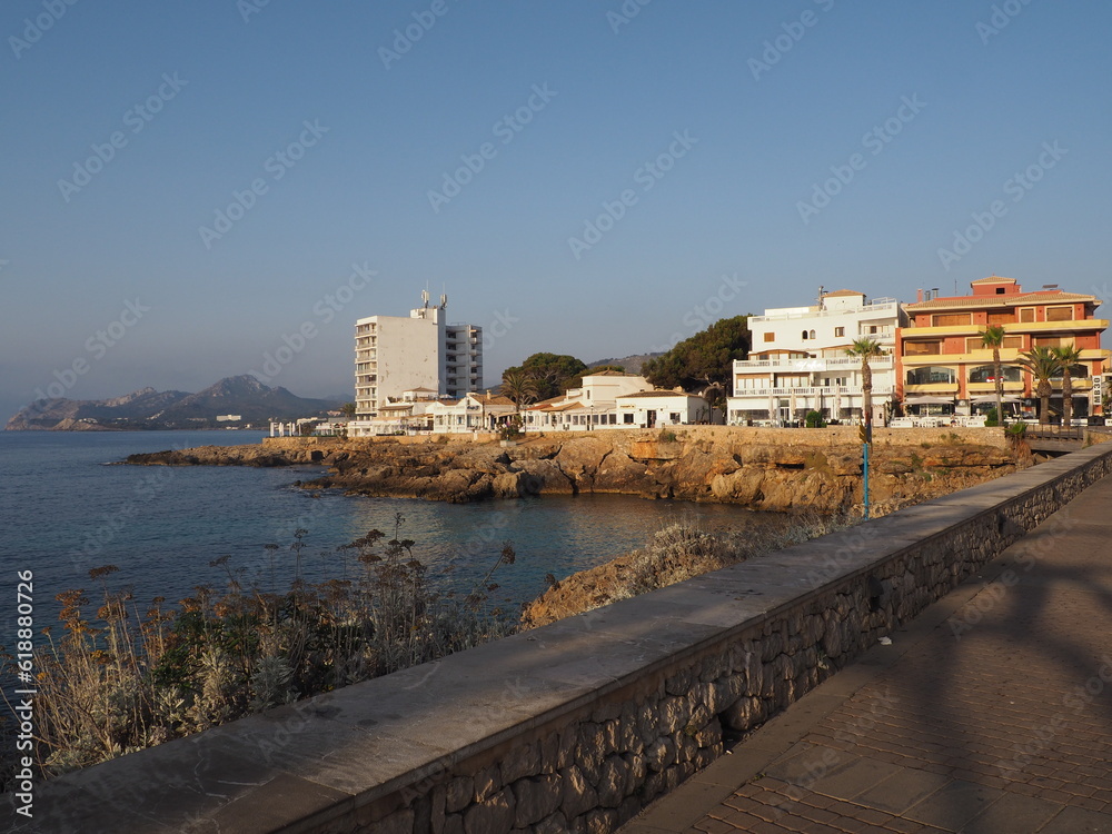 Meeresküste auf der spanischen Insel Mallorca