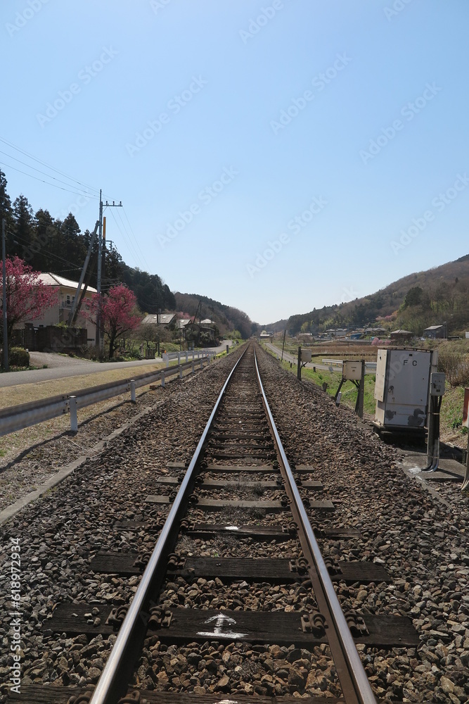 Obraz premium 田舎の真っ直ぐ線路の風景3