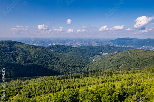 Obraz na płótnie Góry latem, panorama z lotu ptaka. Beskid Śląski w Polsce. Widok z Klimczoka. w salonie