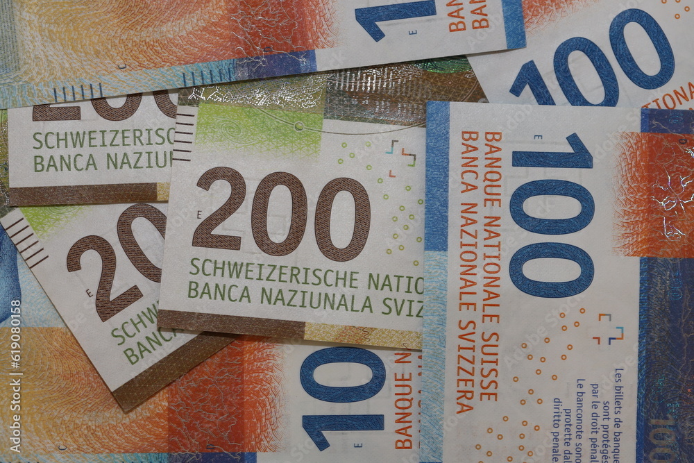 Obraz premium Frank szwajcarski, inflacja, biznes, inwestycje, dotacje, kredyty, kredyt