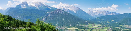 Panorama auf Berchtesgaden, Watzmann, Schärtenspitze photo