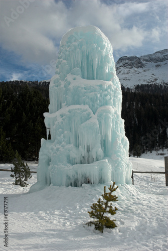 Cascade de glace. Réserve naturelle de Celerina, Bernina, Suisse