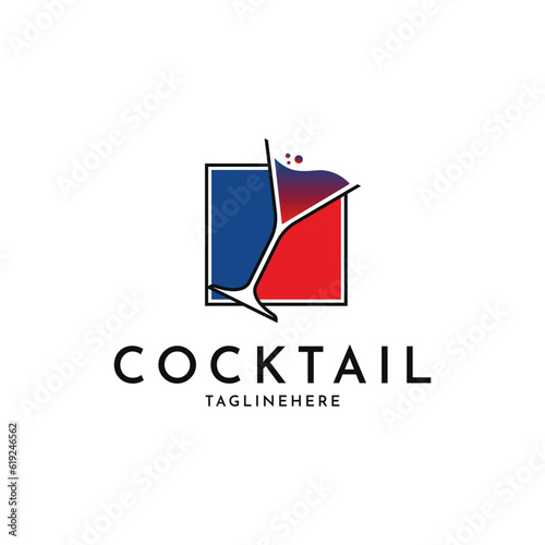 Vintage Retro Cocktail logo design idea. alcohol drink icon. Cocktail glass vector design template