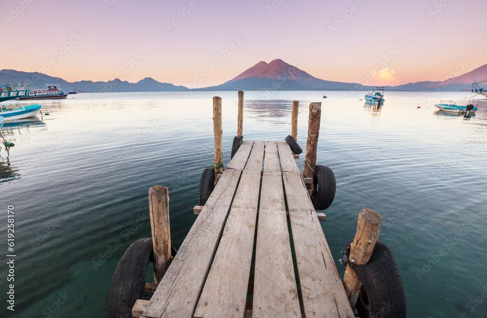 Obraz premium Atitlan lake