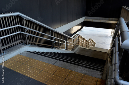 階段 段々 シーサイドライン 金沢八景駅
