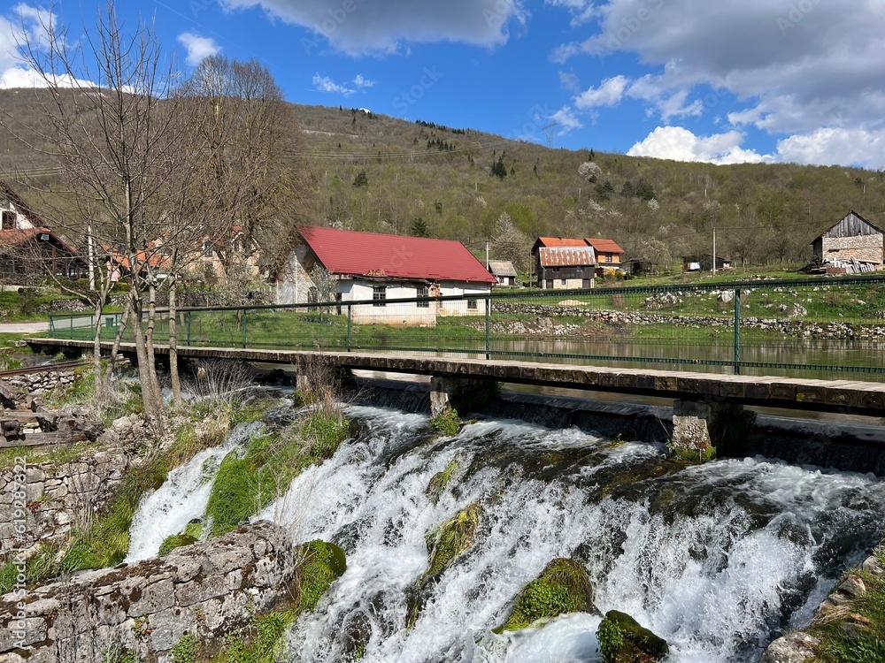 The springs of the Gacka river - Tonkovic spring, Croatia (Izvori rijeke Gacke ili Vrila Gacke - Tonkovićevo vrilo ili Tonković vrilo, Sinac - Lika, Hrvatska)