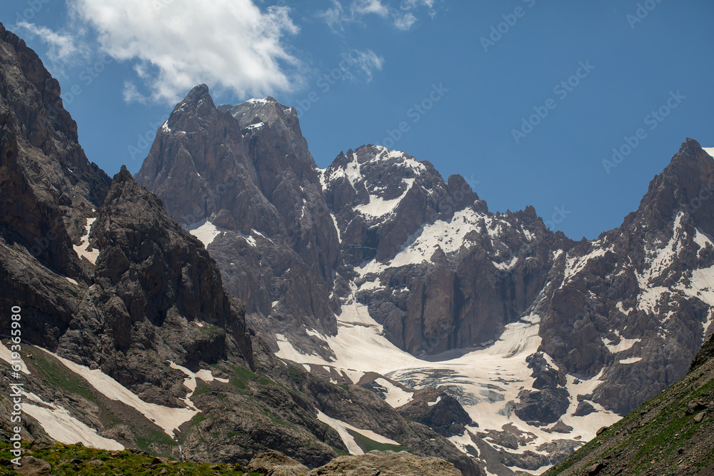 cilo mountains, hakkari, high mountains and clouds, valley of heaven and hell
