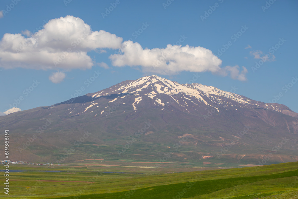 Fototapeta premium Mount Süphan from the plain of Malazgirt