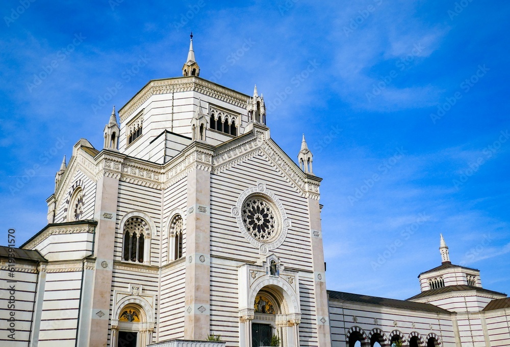Obraz premium Famedio chapel at the Monumental Cemetery of Milan on a sunny day, Italy