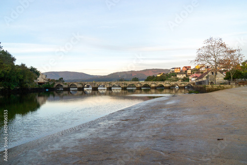 Fototapeta Naklejka Na Ścianę i Meble -  Medieval bridge over the river Verdugo. Pontesampaio, Galicia, Spain.