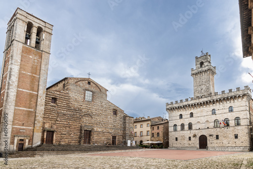 Photography Montepulciano Cathedral , named after Santa Maria Assunta, stands at the highest point of the Montepulcino at a beautiful square