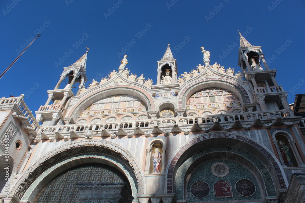 Obraz premium Venice city, gondolas, churches, tourists, canals.. Venice Italy